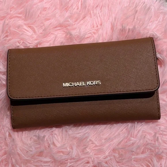 ❌SOLD❌Michael Kors Jet Set Travel Large Trifold Wallet Luggage Brown - Picture 1 of 16
